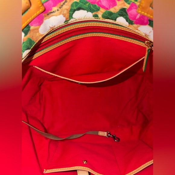 Dooney & Bourke Leisure Shopper Floral Tote – Fuchsia Hibiscus Floral Tote - Picture 5 of 16